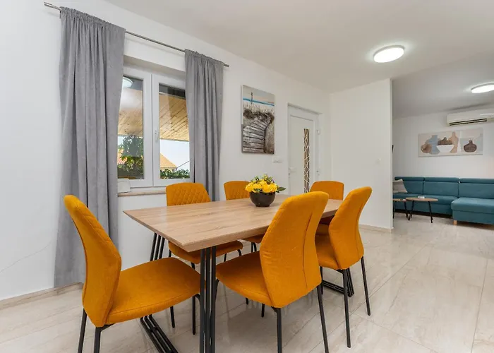 Semesterbostad Holiday Home Drage *