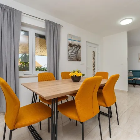 度假居 Holiday Home Drage *